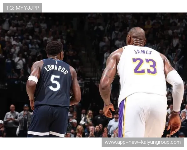 詹姆斯称赞爱德华兹竞技状态视其为联盟未来